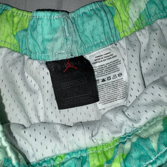 Jordan shorts - Picture 2 of 2